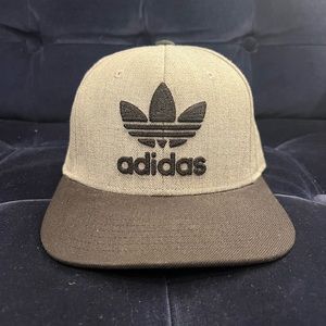 Adidas two tone snapback